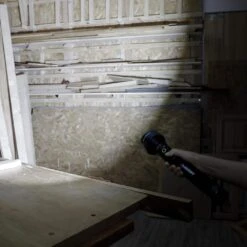 Husky 10000 Lumens Dual Power Focusing Aluminum Rechargeable Flashlight -Husky Tools Shop husky handheld flashlights 91307 31 1000