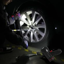 Husky 2500 Lumens Dual Power Floating Rechargeable Spotlight -Husky Tools Shop husky handheld spotlights 90711 40 1000