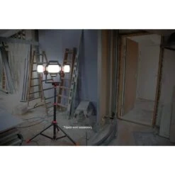 Husky 10,000 Lumen Three-Head Hybrid LED Work Light With Rechargeable Battery -Husky Tools Shop husky jobsite lighting 7903801012 76 1000