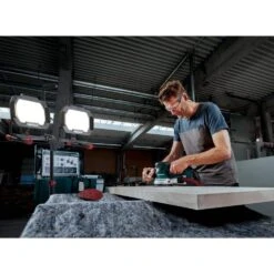 Husky 20,000 Lumen Two-Head Corded LED Work Light With Tripod -Husky Tools Shop husky jobsite lighting 7903805012 76 1000