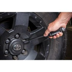 Husky Pry Bar Set (3-Piece) -Husky Tools Shop husky pry wrecking bar sets h3pcpryset 77 1000