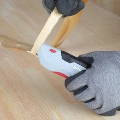 Husky Aluminum Squeeze Safety Utility Knife -Husky Tools Shop husky utility knives 00044 1f 1000